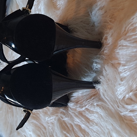 Black, Velvet Heels - Picture 4 of 4